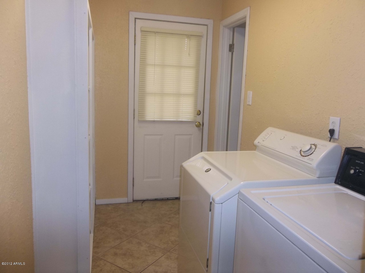 3213 West Redfield Road Phoenix, AZ 85053 - Photo 6 of 12 100_0338