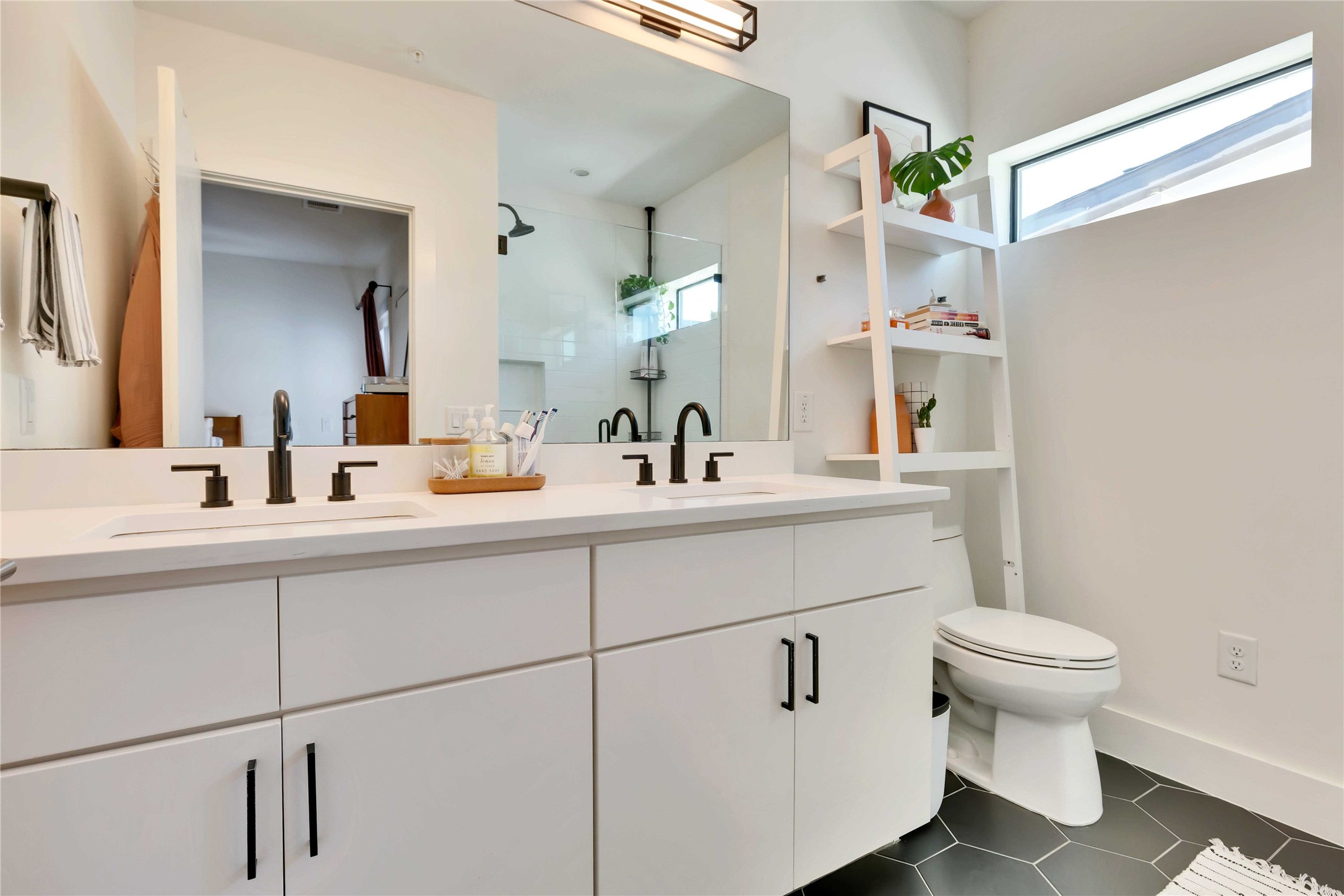 1128 Chicon Street, Unit 201 Austin, TX 78702 - Photo 18 of 30