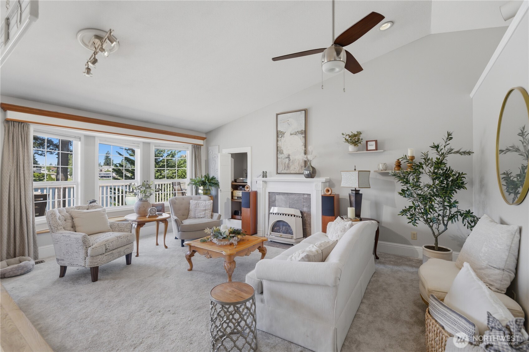 7110 Vandermark Road East Bonney Lake, WA 98391 - Photo 4 of 40