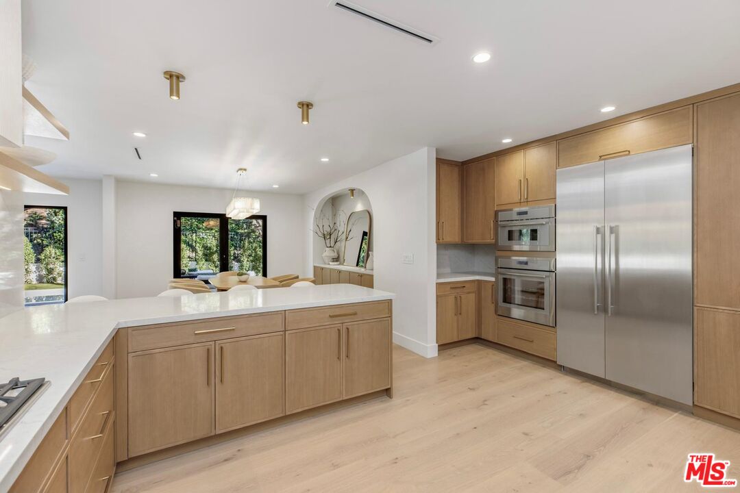 1902 Roscomare Road Los Angeles, CA 90077 - Photo 11 of 65