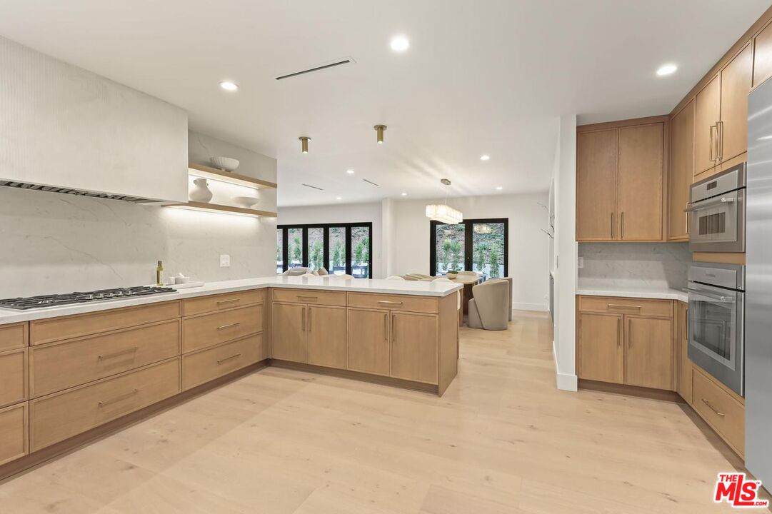 1902 Roscomare Road Los Angeles, CA 90077 - Photo 12 of 65