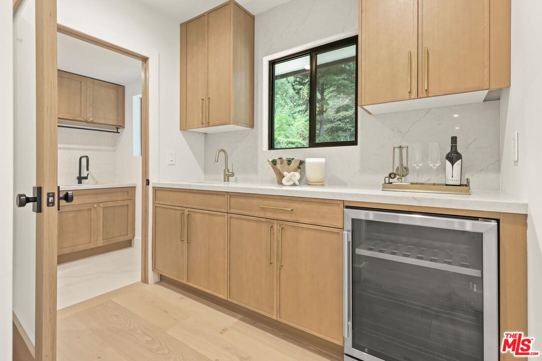 1902 Roscomare Road Los Angeles, CA 90077 - Photo 15 of 65