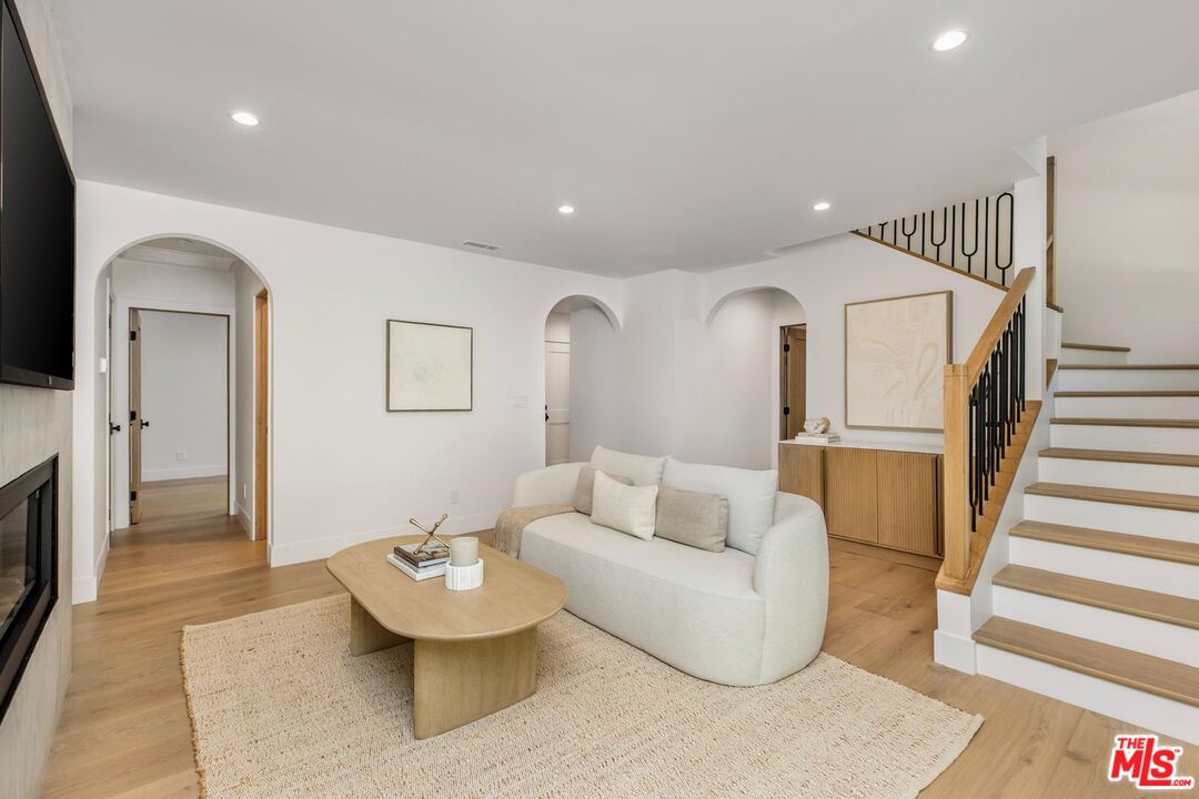 1902 Roscomare Road Los Angeles, CA 90077 - Photo 18 of 65