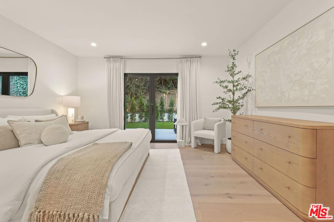 1902 Roscomare Road Los Angeles, CA 90077 - Photo 24 of 65