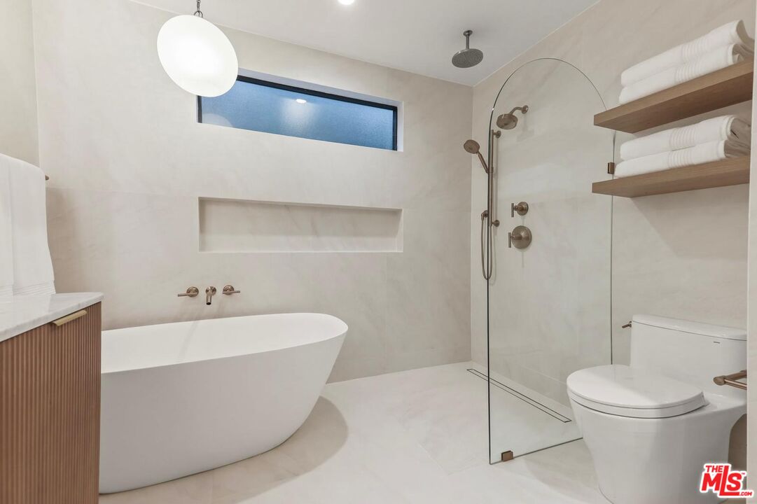 1902 Roscomare Road Los Angeles, CA 90077 - Photo 26 of 65