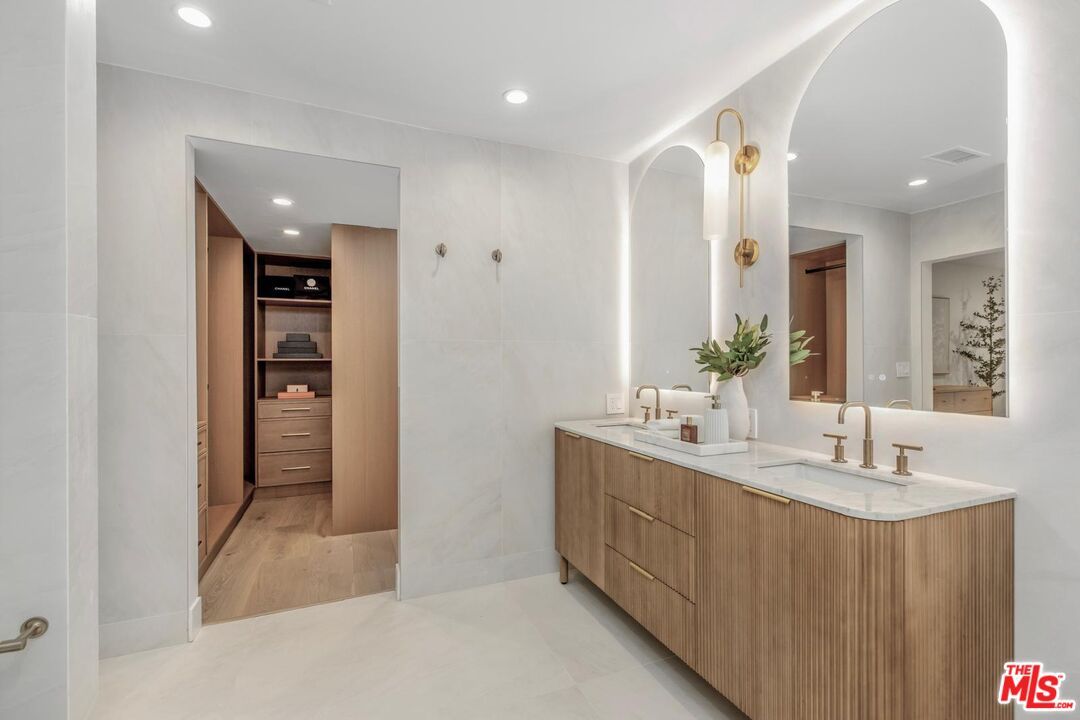1902 Roscomare Road Los Angeles, CA 90077 - Photo 27 of 65