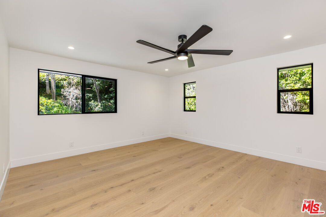 1902 Roscomare Road Los Angeles, CA 90077 - Photo 30 of 65