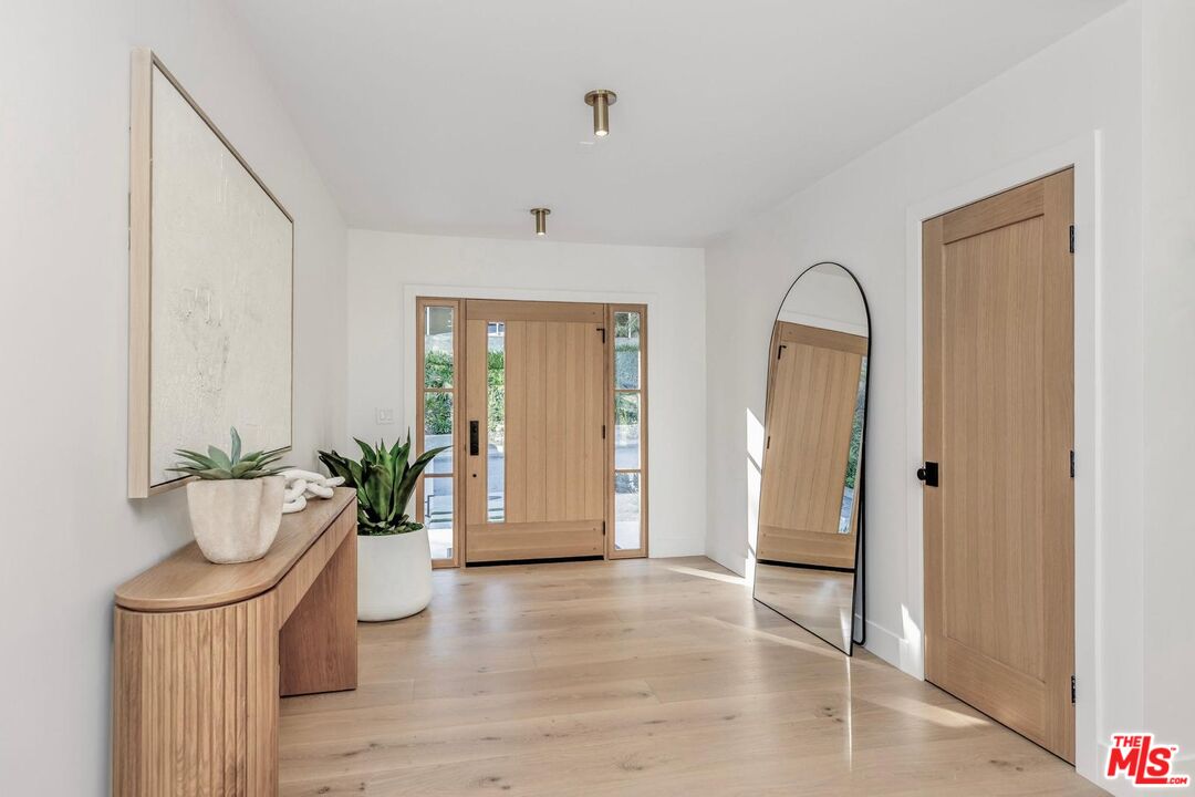 1902 Roscomare Road Los Angeles, CA 90077 - Photo 3 of 65