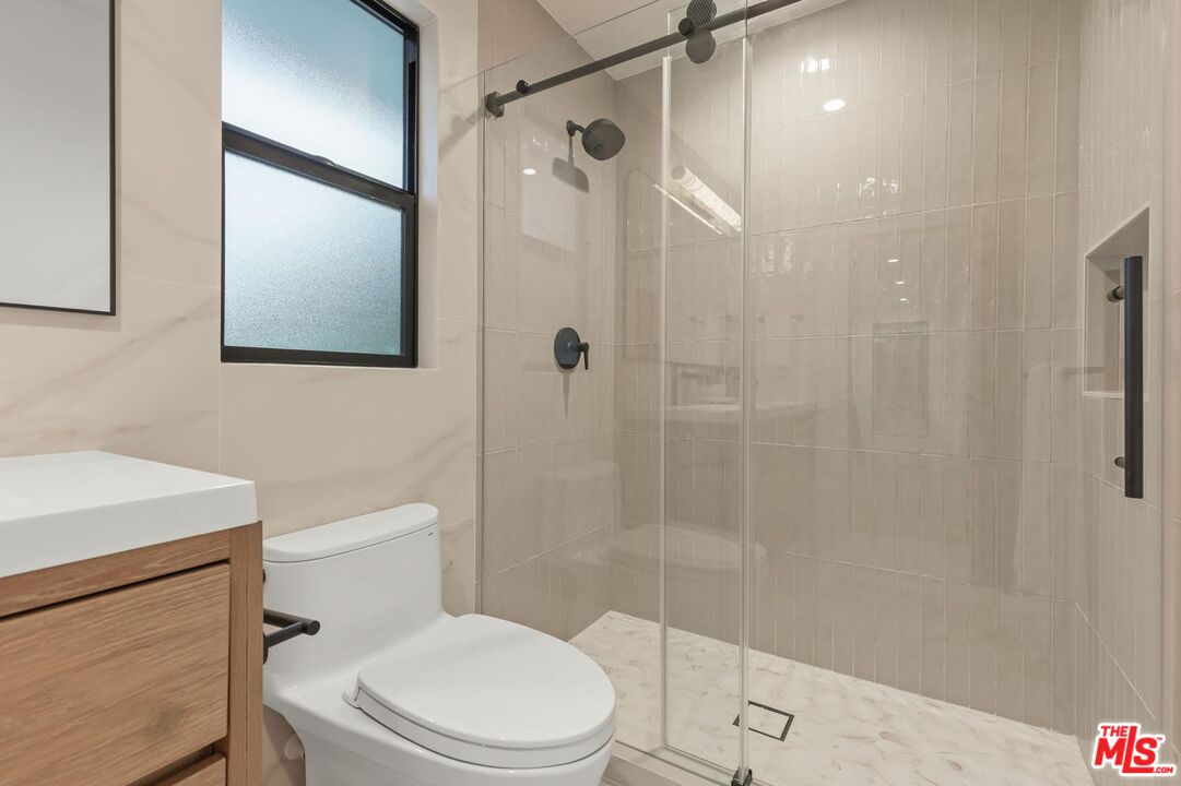 1902 Roscomare Road Los Angeles, CA 90077 - Photo 36 of 65