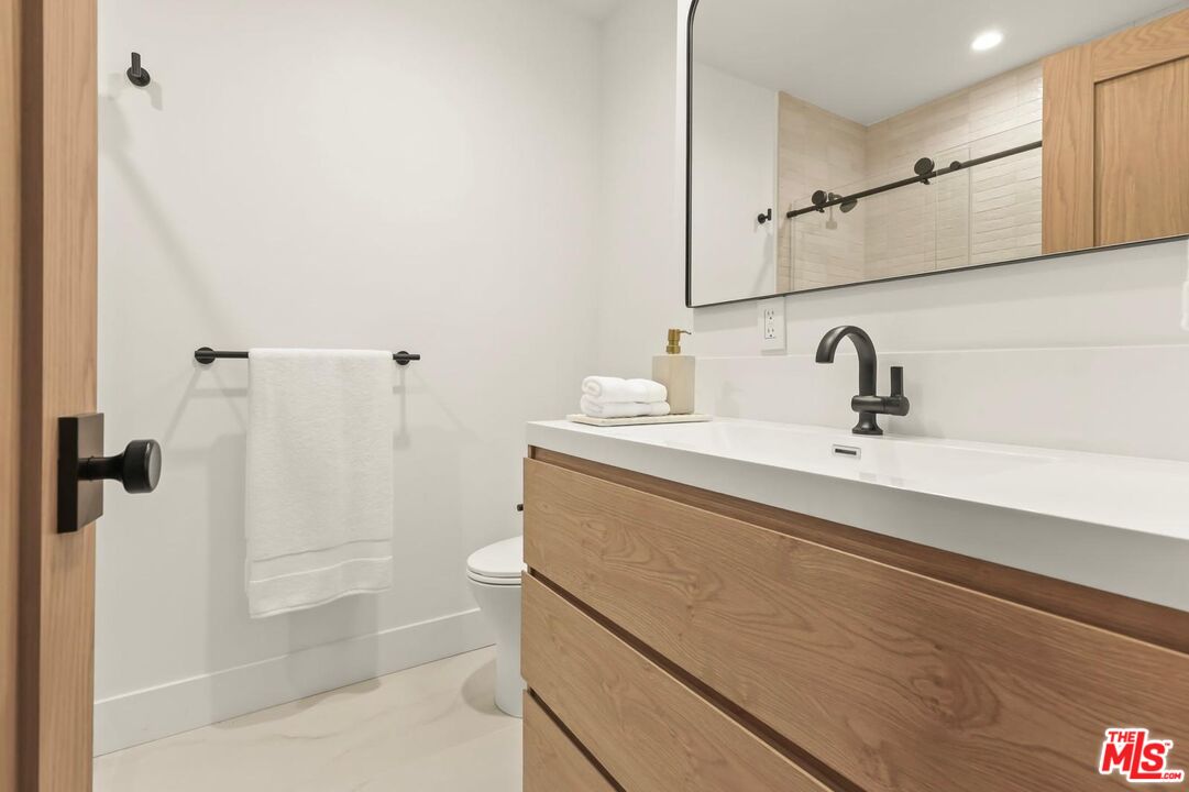 1902 Roscomare Road Los Angeles, CA 90077 - Photo 50 of 65