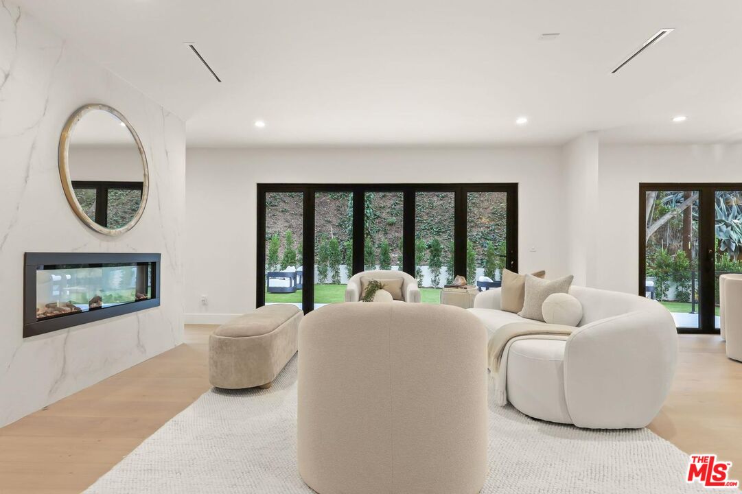 1902 Roscomare Road Los Angeles, CA 90077 - Photo 5 of 65