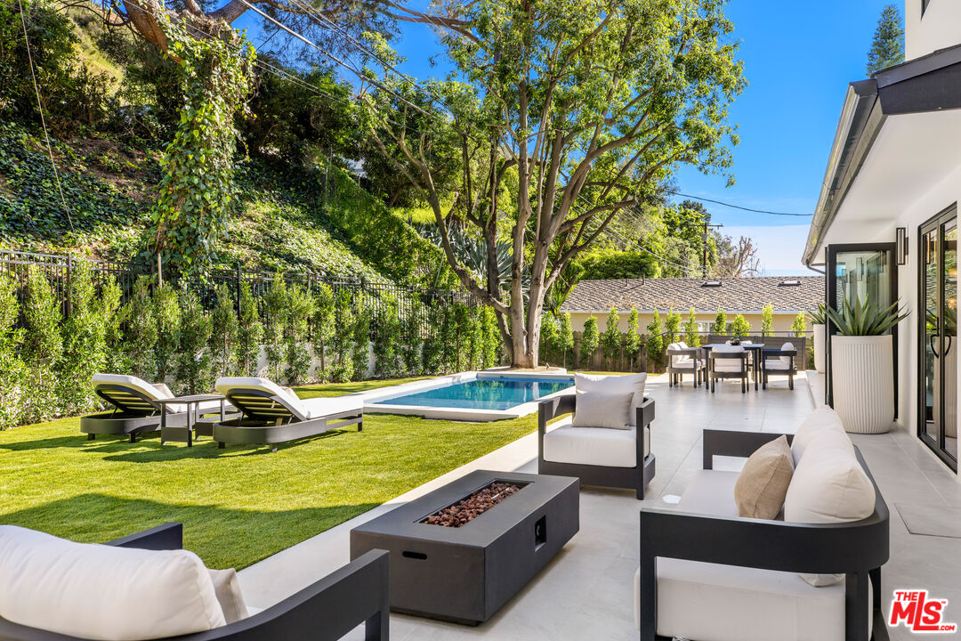 1902 Roscomare Road Los Angeles, CA 90077 - Photo 54 of 65