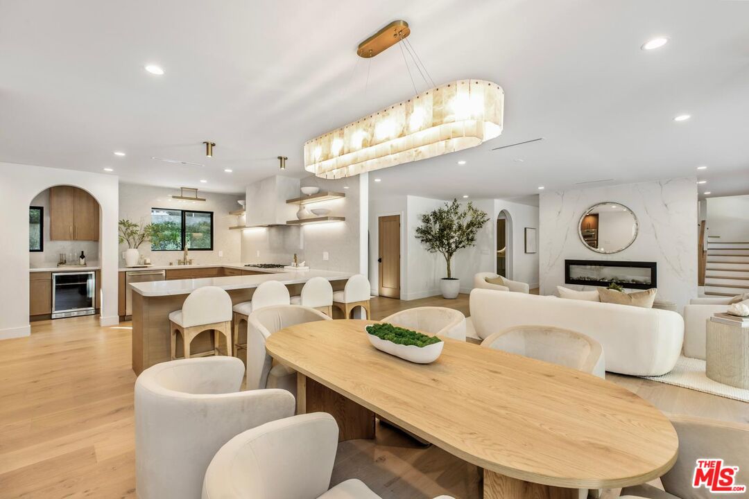 1902 Roscomare Road Los Angeles, CA 90077 - Photo 8 of 65