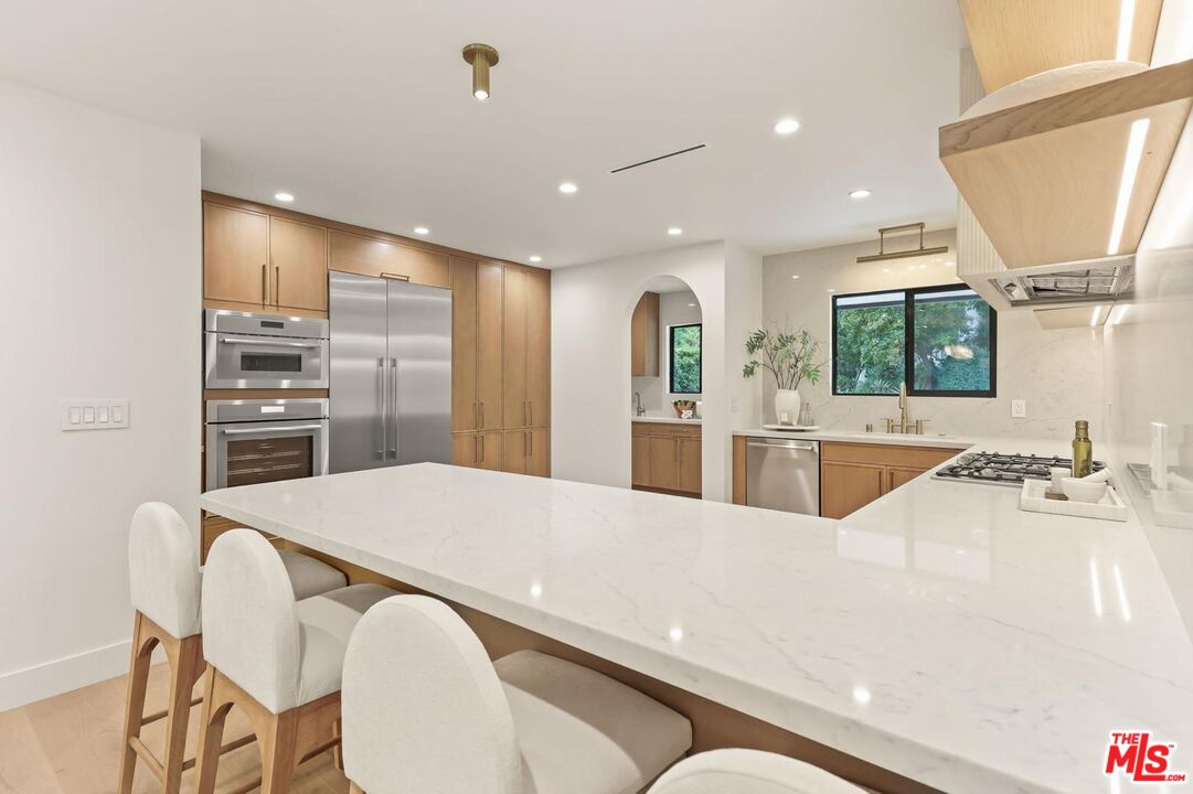 1902 Roscomare Road Los Angeles, CA 90077 - Photo 9 of 65