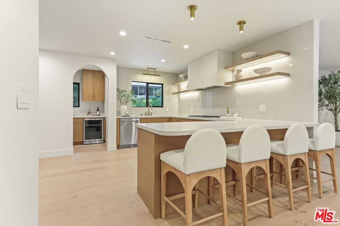 1902 Roscomare Road Los Angeles, CA 90077 - Photo 10 of 65