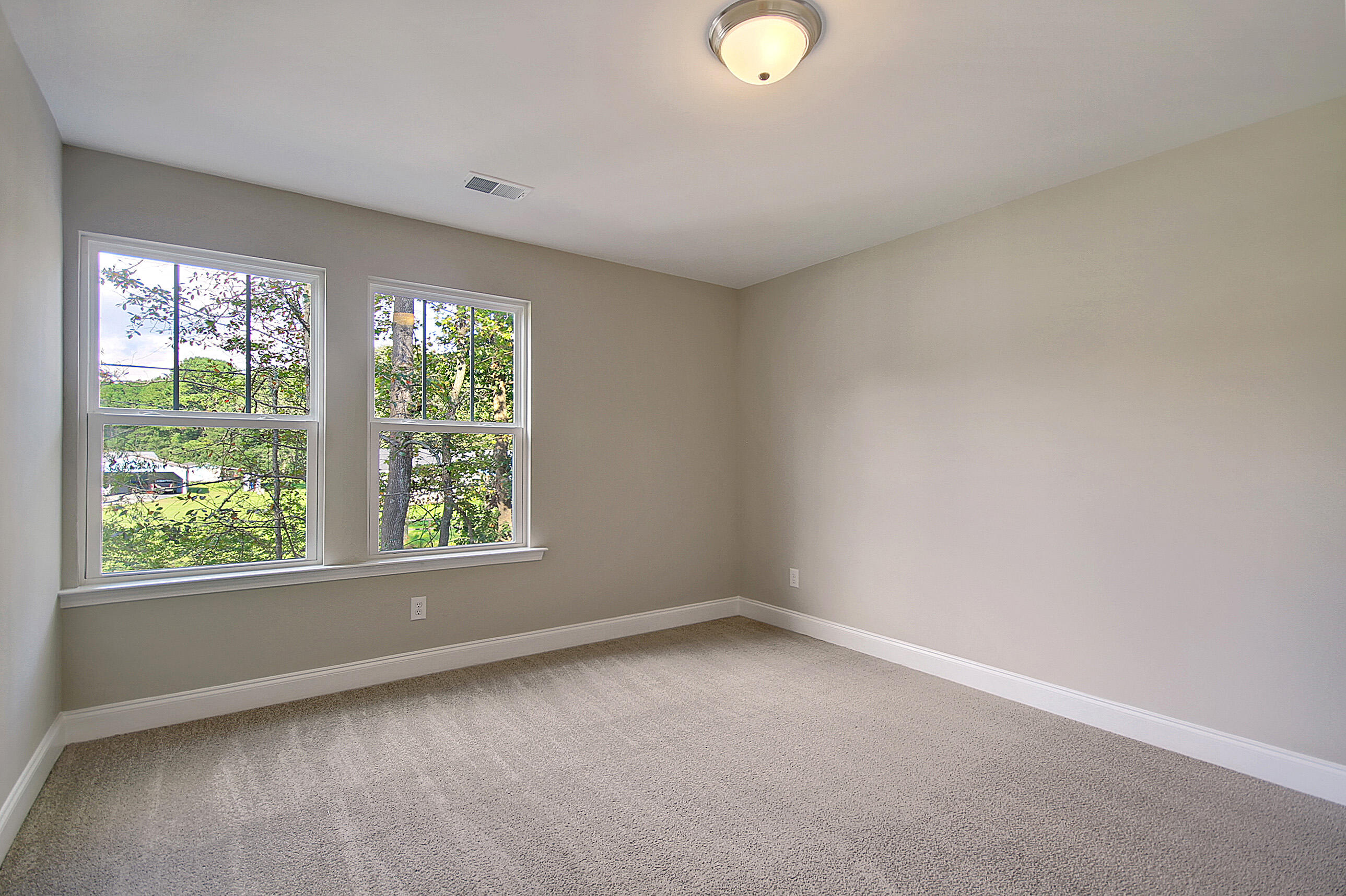 685 West Butternut Road Summerville, SC 29483 - Photo 27 of 32 685 W Butternut Bedroom