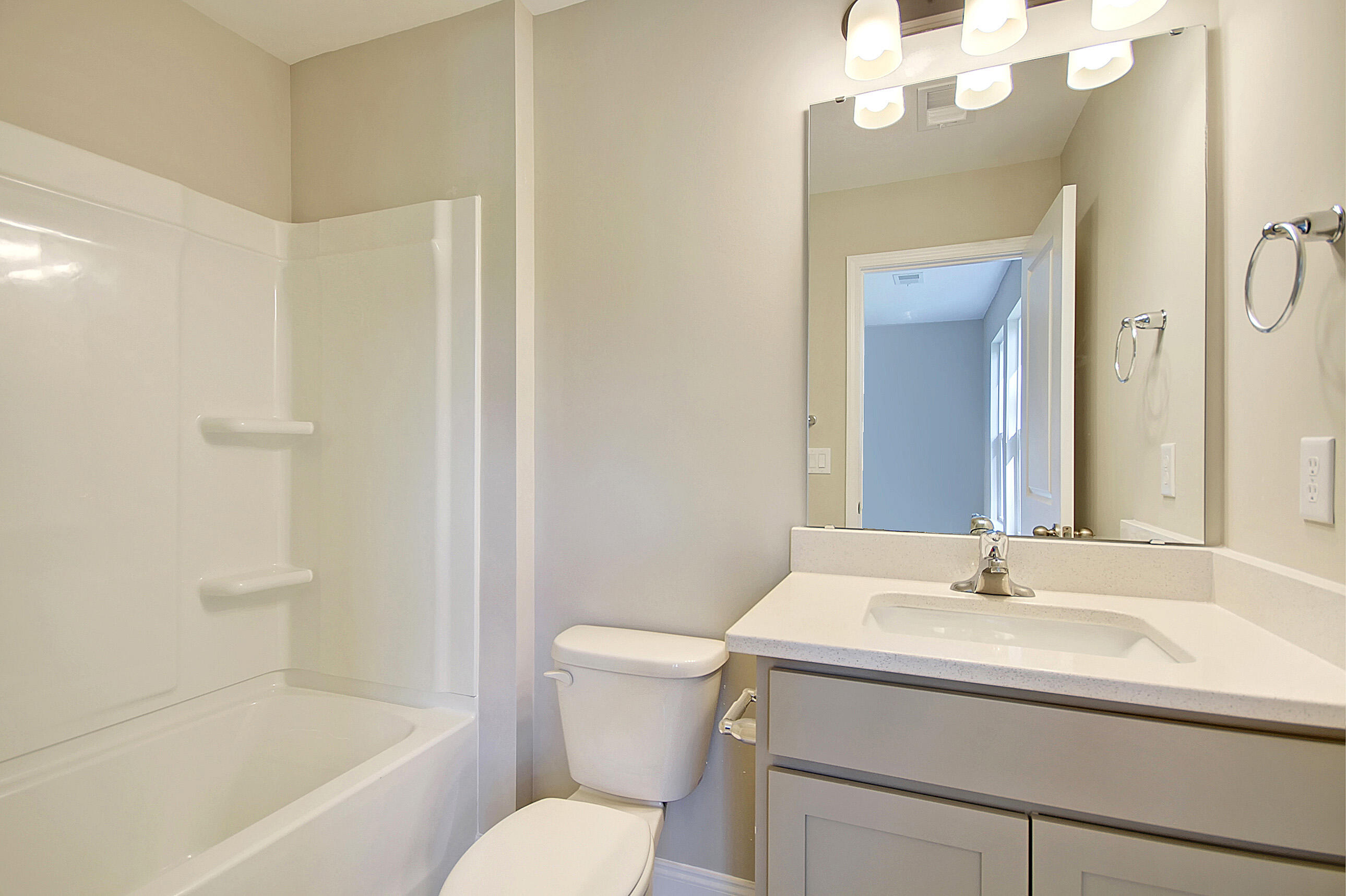 685 West Butternut Road Summerville, SC 29483 - Photo 29 of 32 685 W Butternut Upstairs Hall Bath