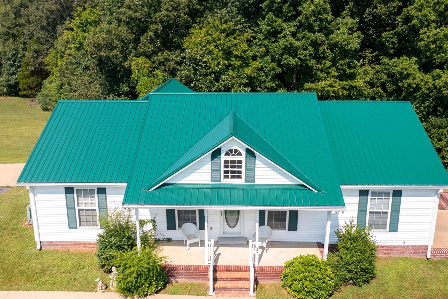 535 Darbytown Road Hohenwald, TN 38462 - Photo 35 of 45 a front view of a house with a yard