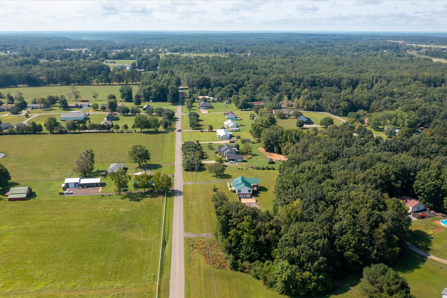 535 Darbytown Road Hohenwald, TN 38462 - Photo 39 of 45 a view of a city with ocean view