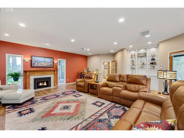 $1,249,900 | 17525 South Holly Lane, Oregon City, OR 97045