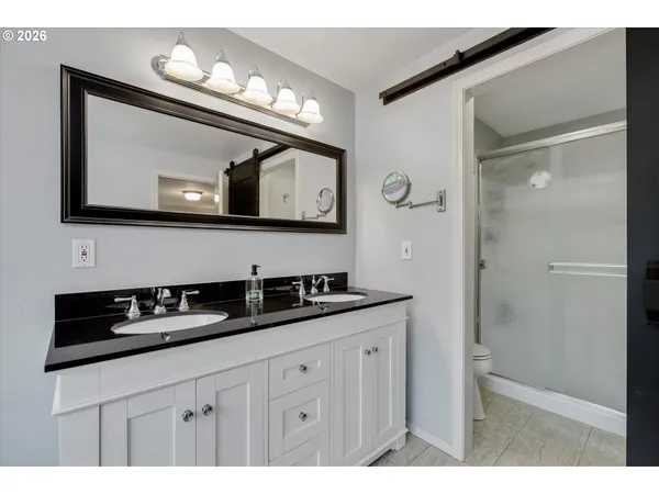 $1,249,900 | 17525 South Holly Lane, Oregon City, OR 97045