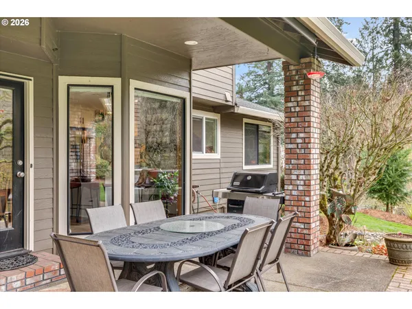 $1,249,900 | 17525 South Holly Lane, Oregon City, OR 97045