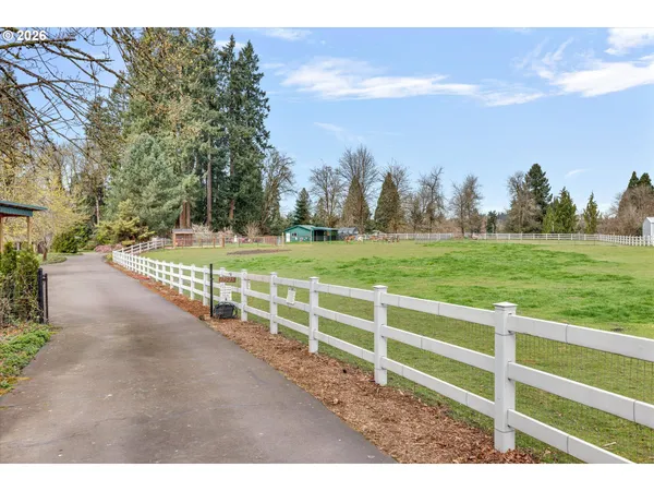$1,249,900 | 17525 South Holly Lane, Oregon City, OR 97045