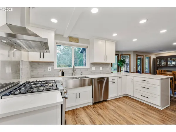 $1,249,900 | 17525 South Holly Lane, Oregon City, OR 97045