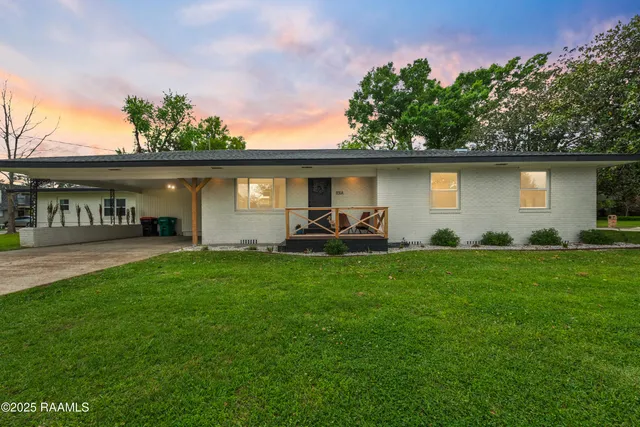 $839,500 | 103 South Southlawn Drive, Lafayette, LA 70503