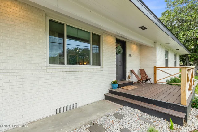 $839,500 | 103 South Southlawn Drive, Lafayette, LA 70503
