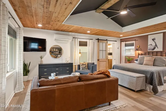 $839,500 | 103 South Southlawn Drive, Lafayette, LA 70503