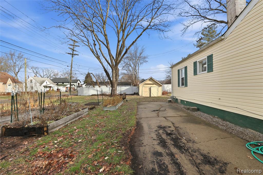 2146 Martin Road Ferndale, MI 48220 - Photo 27 of 30 Gallery Image 27