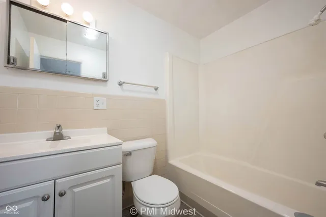 $749 | 7046 East US Highway 36, Unit 16, Avon, IN 46123