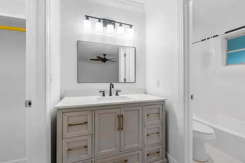 $175,900 | 180 North High Point, Unit B, Boynton Beach, FL 33435