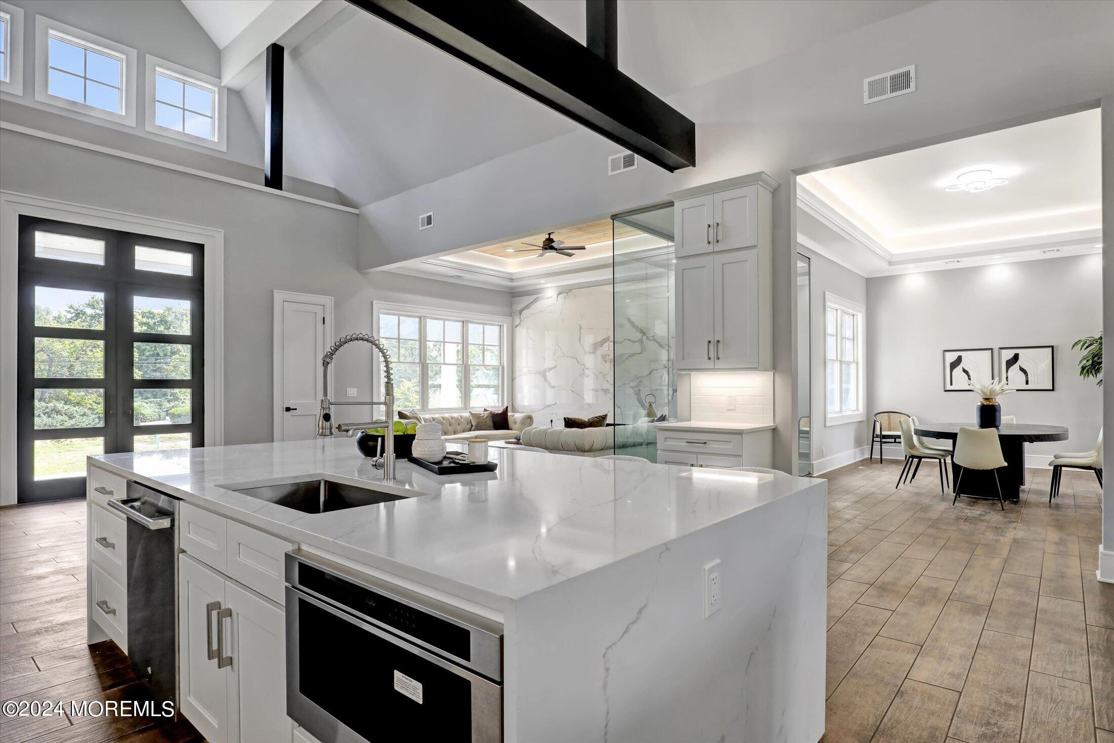 546 Locust Point Road Rumson, NJ 07760 - Photo 16 of 48 16-Kitchen