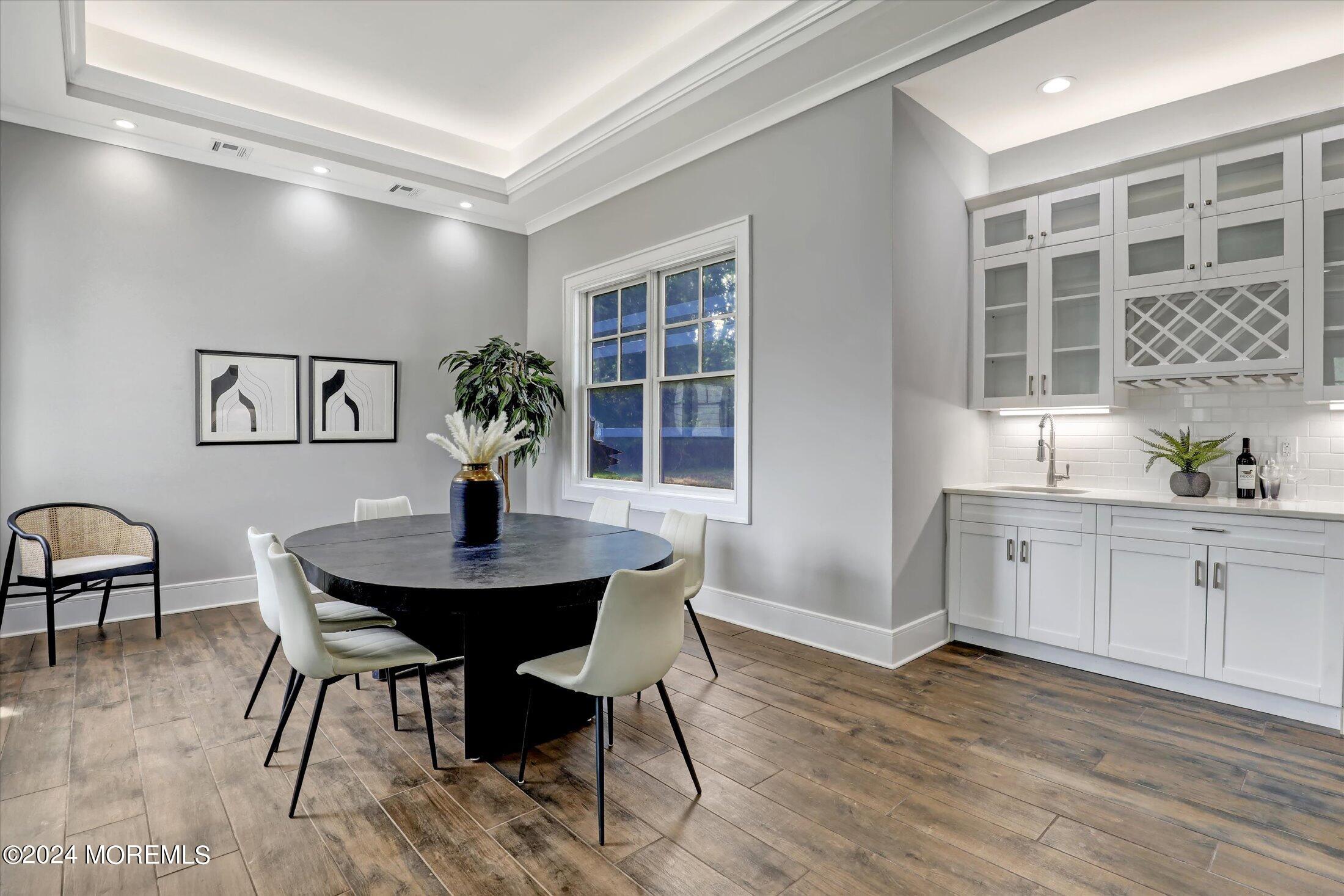 546 Locust Point Road Rumson, NJ 07760 - Photo 21 of 48 21-Dining Room