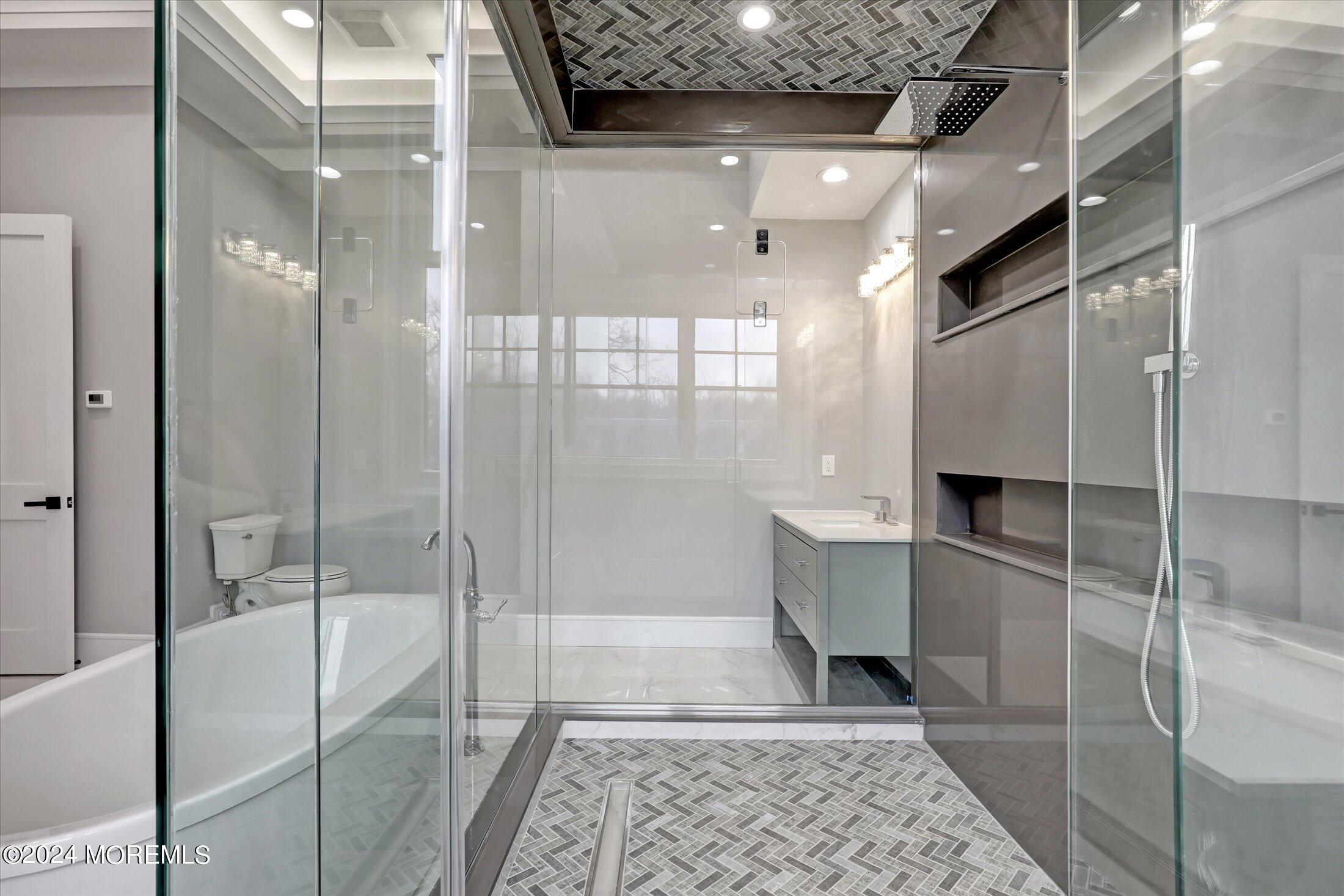 546 Locust Point Road Rumson, NJ 07760 - Photo 37 of 48 28-Primary Bathroom