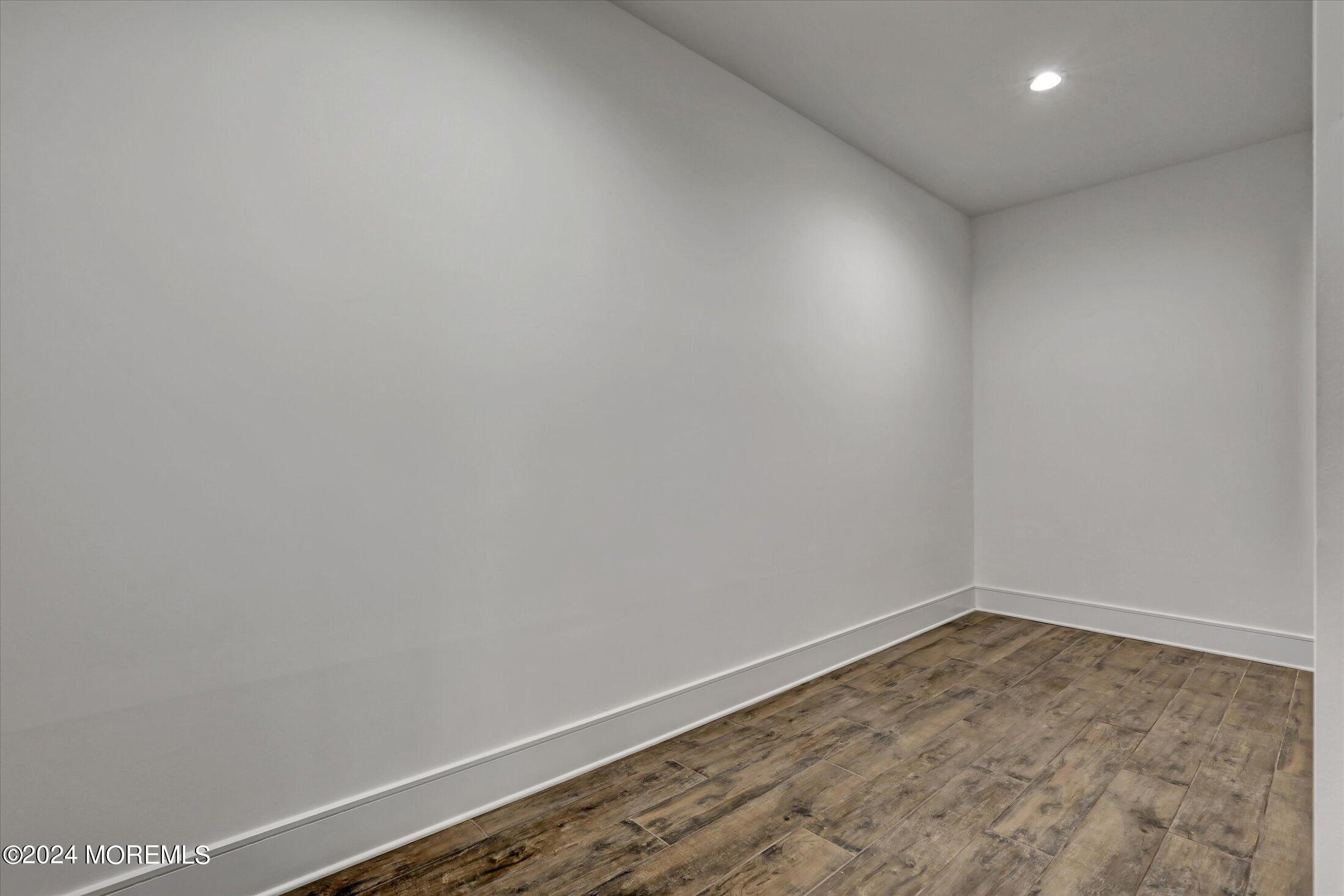 546 Locust Point Road Rumson, NJ 07760 - Photo 38 of 48 29-Primary Closet