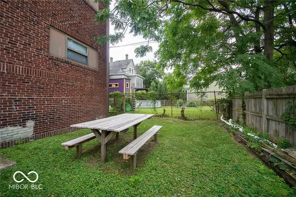 $899 | 2060 North Delaware Street, Unit 10, Indianapolis, IN 46202