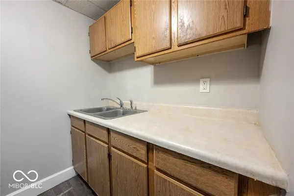 $899 | 2060 North Delaware Street, Unit 10, Indianapolis, IN 46202