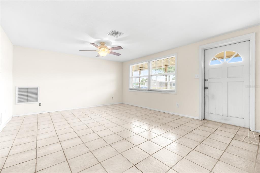 655 Carmel Road Venice, FL 34293 - Photo 5 of 37 Gallery Image 5