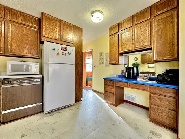 $300,000 | 6116 Ridge Drive, Woodbury, MN 55125