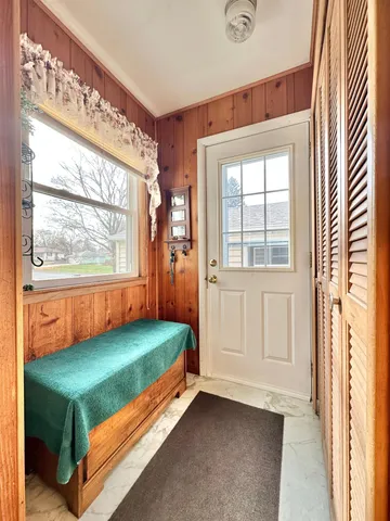 $300,000 | 6116 Ridge Drive, Woodbury, MN 55125