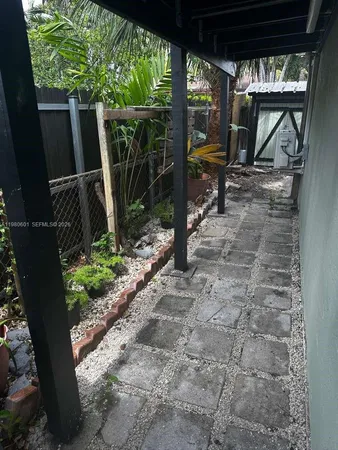 $1,650 | 6837 Southwest 39th Terrace, Unit B, Miami, FL 33155