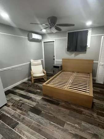 $1,650 | 6837 Southwest 39th Terrace, Unit B, Miami, FL 33155