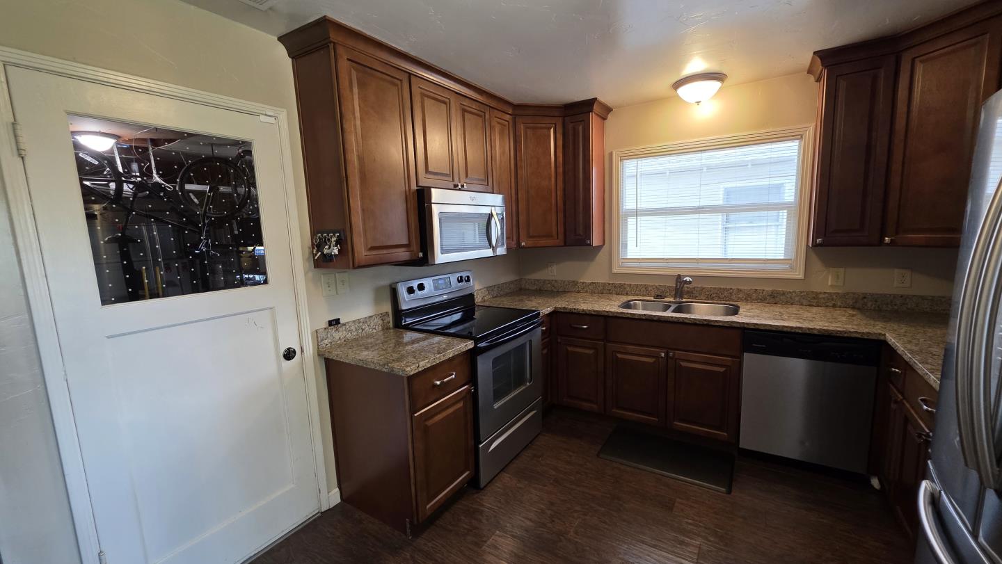 720 South Rose Street Turlock, CA 95380 - Photo 8 of 15