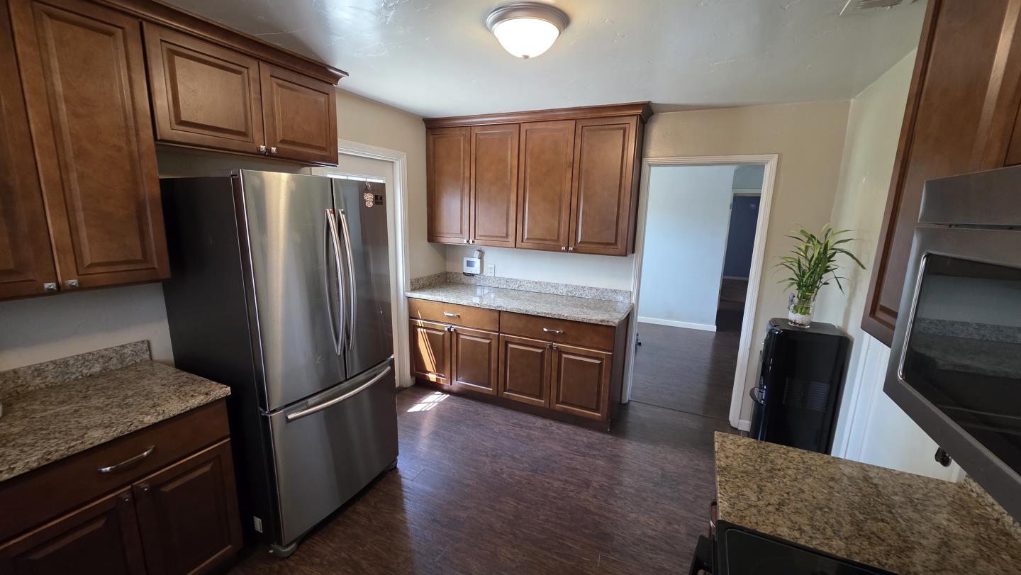 720 South Rose Street Turlock, CA 95380 - Photo 9 of 15