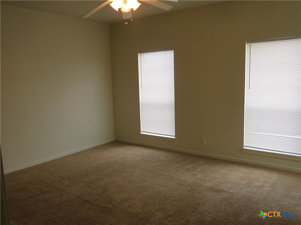 5804 Hamza Circle Killeen, TX 76542 - Photo 12 of 18 an empty room with a window