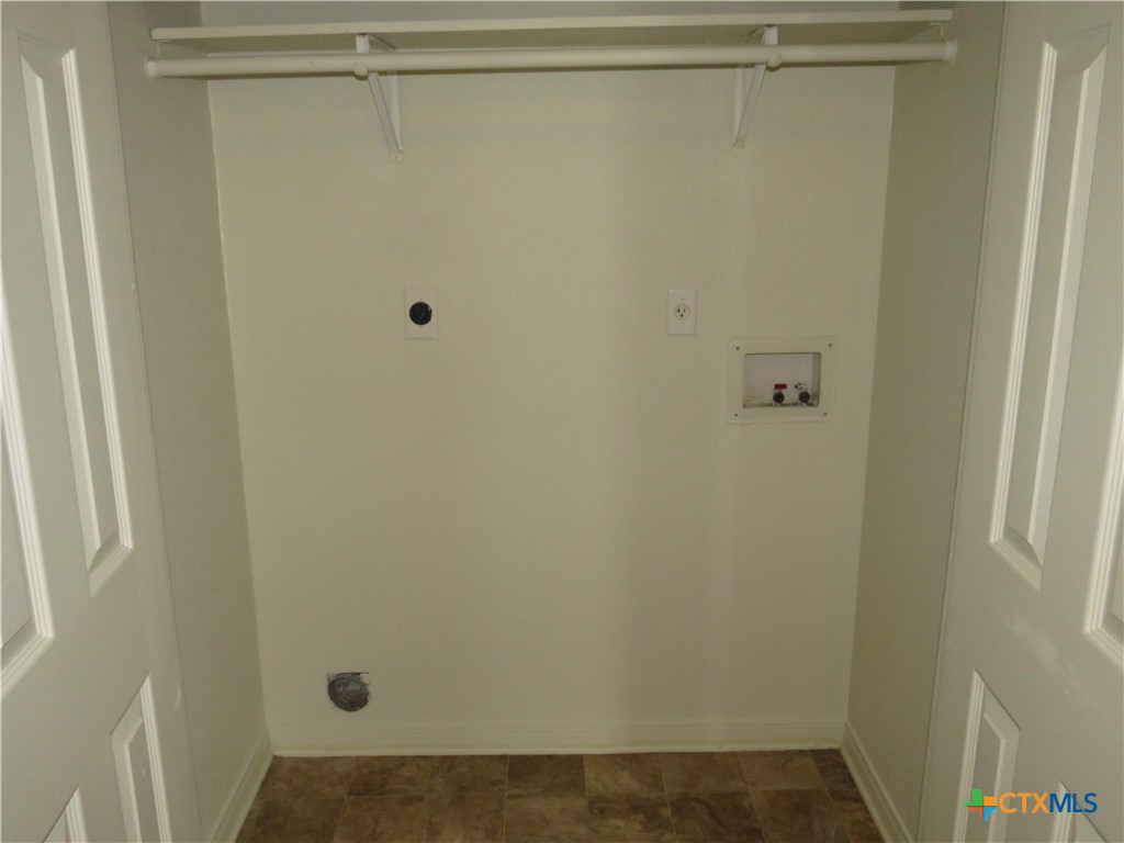 5804 Hamza Circle Killeen, TX 76542 - Photo 9 of 18 a view of a small space
