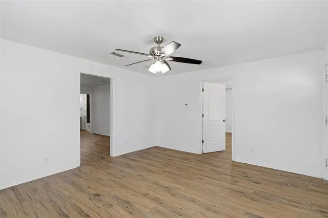 $1,050 | 920 West Ford Street, Denison, TX 75020